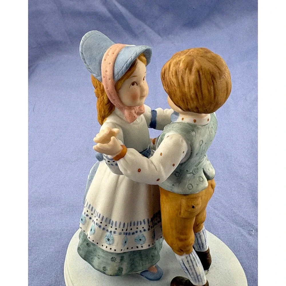 Vintage Holly Hobbie Porcelain Figurine Love Is Music In Your Heart 1980 Limited
